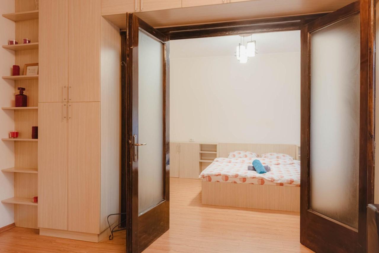 Bucharest Central Location Luaran gambar