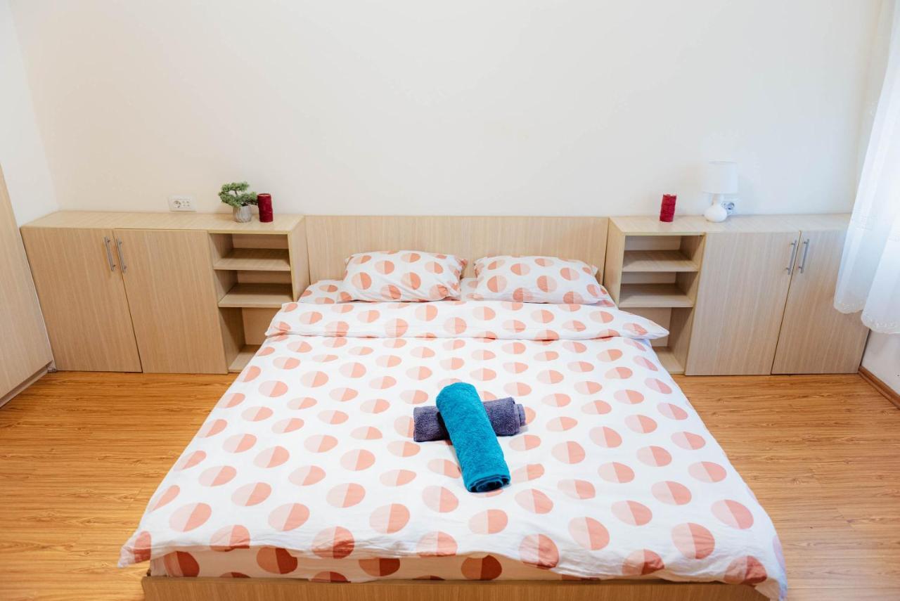 Bucharest Central Location Luaran gambar